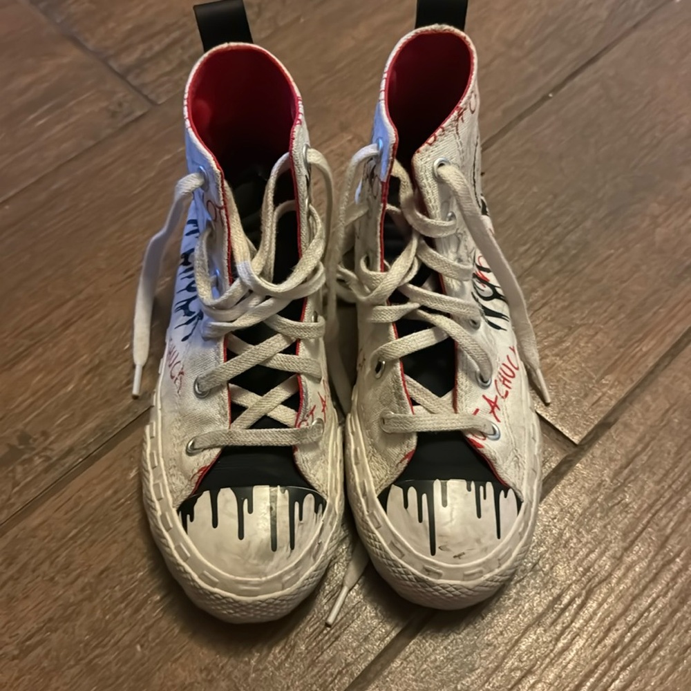 🛑 SOLD 🛑 Converse- not a chuck high top shoes. Size 1 in good condition